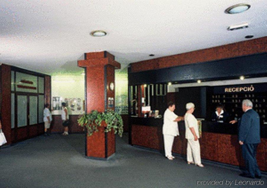 Hotel Nagyerdo เดเบรตเซน ภายนอก รูปภาพ